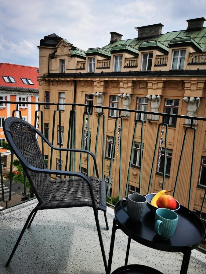 Charmante Zentrumswohnung Mit Balkon Und 80 Zoll Tv Apartment Klagenfurt am Woerthersee