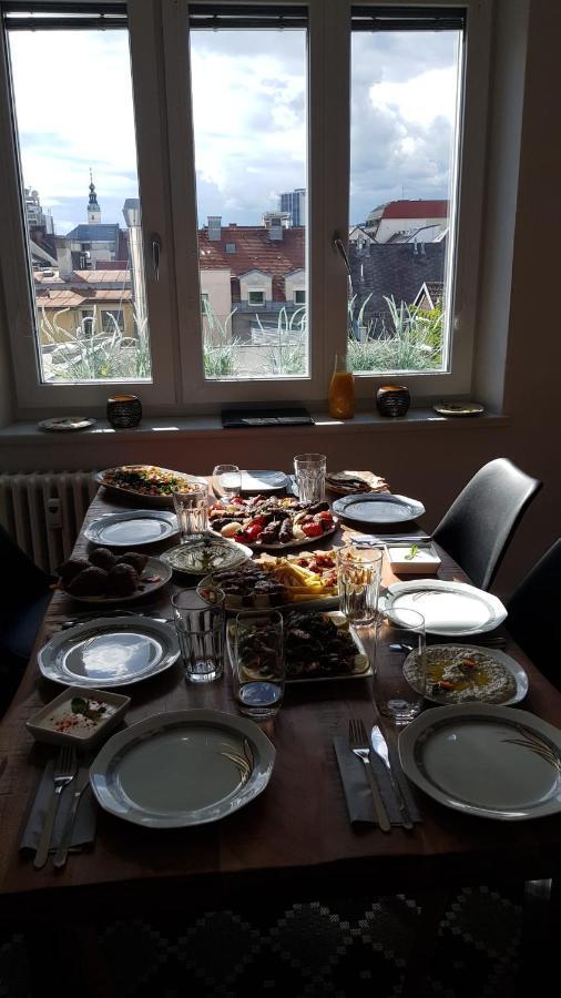 Charmante Zentrumswohnung Mit Balkon Und 80 Zoll Tv Apartment *