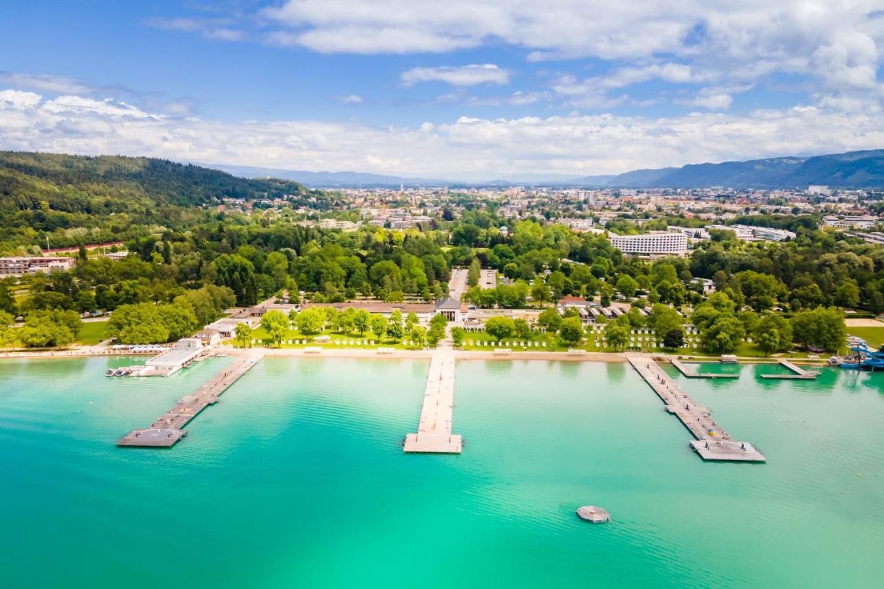 Charmante Zentrumswohnung Mit Balkon Und 80 Zoll Tv Apartment Klagenfurt am Woerthersee