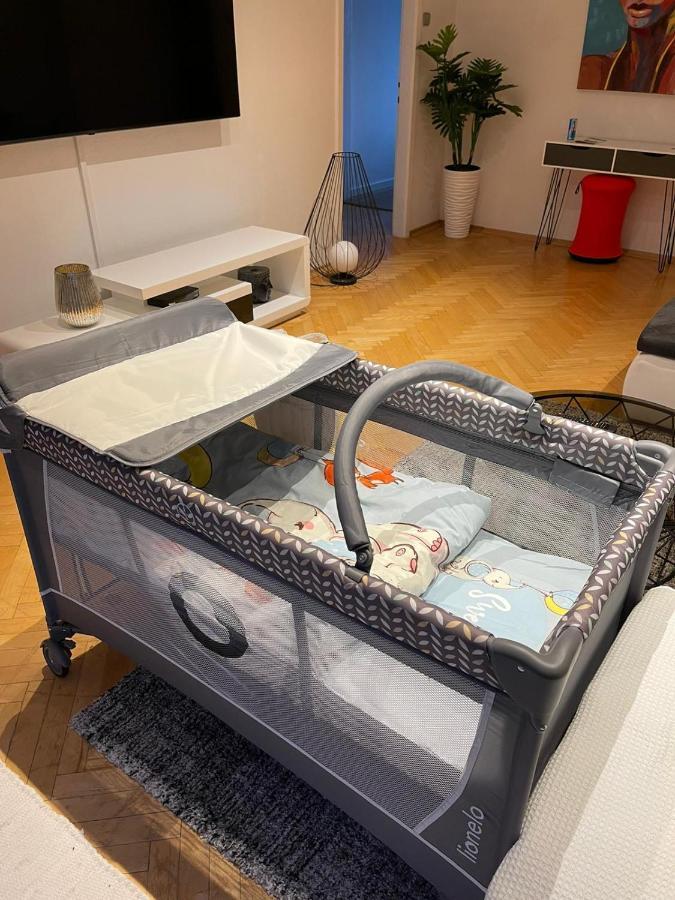 Apartment Charmante Zentrumswohnung Mit Balkon Und 80 Zoll Tv Klagenfurt am Woerthersee